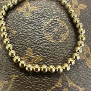 Luxurious Gold Beaded Bracelet